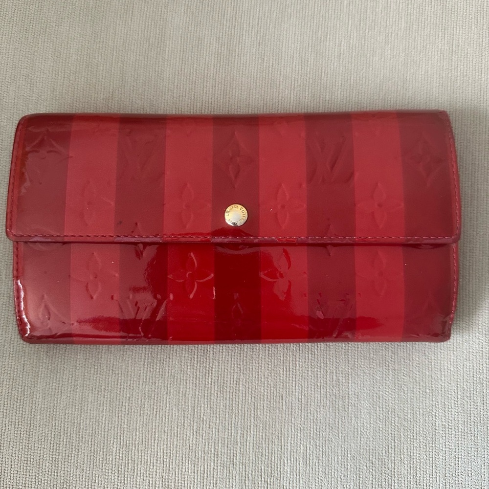 Used Louis Vuitton Red Vernis striped Sarah Wallet